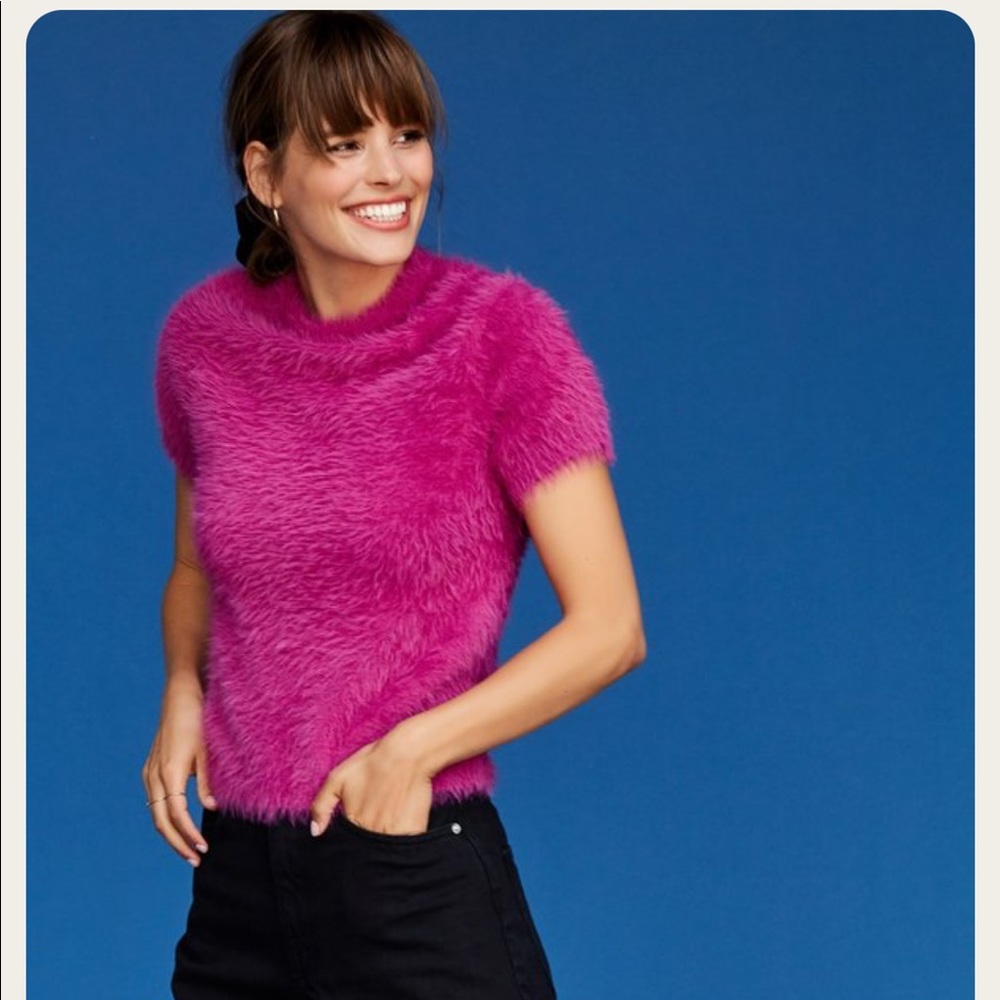 NWOT Callahan Zoe Crewneck in Fuschia 🌺